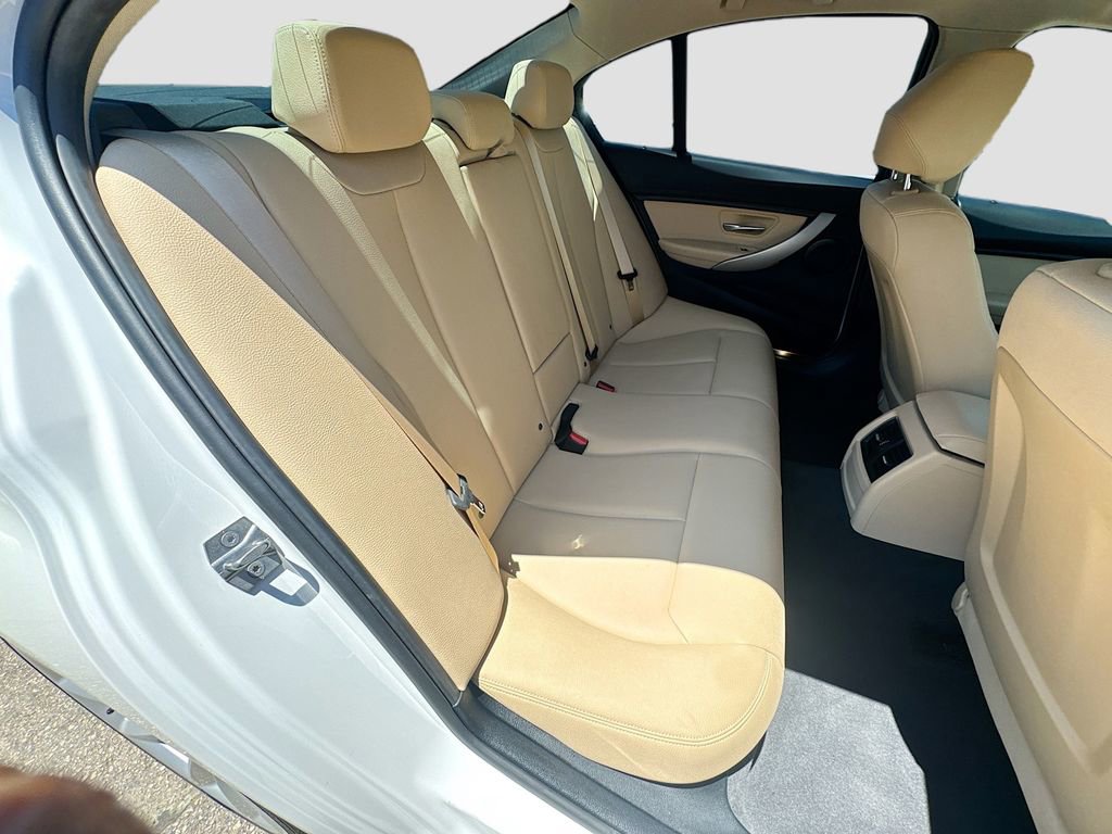 Used 2018 BMW 320i Sedan RWD image 34