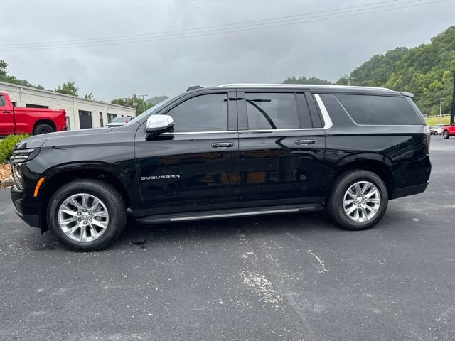 Used 2025 Chevrolet Suburban Premier AWD/4WD image 4
