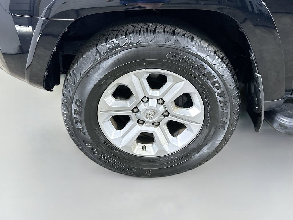 Used 2023 Toyota 4Runner SR5 Premium w/ Moonroof Package RWD image 8