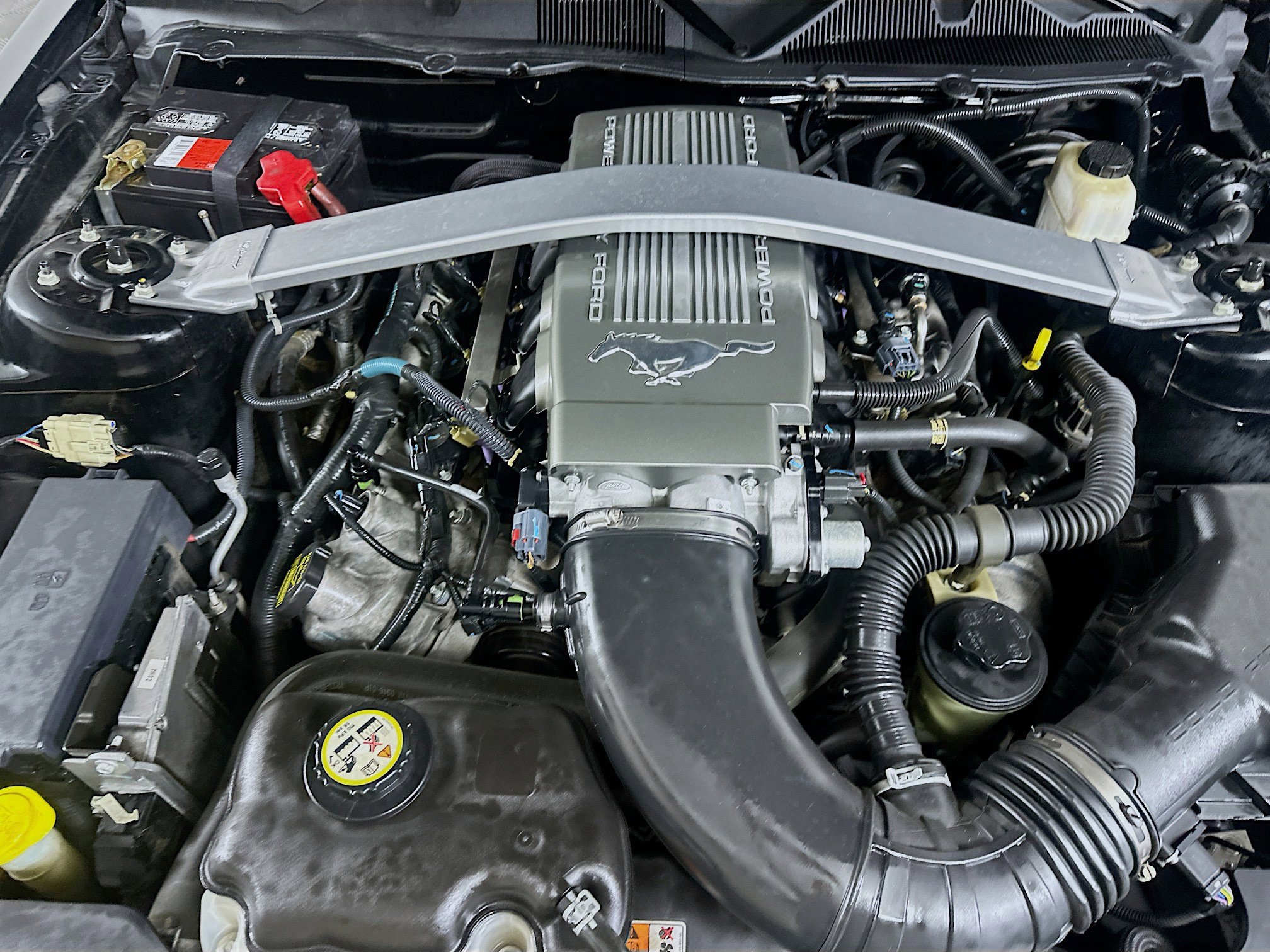 Used 2010 Ford Mustang GT Premium image 28