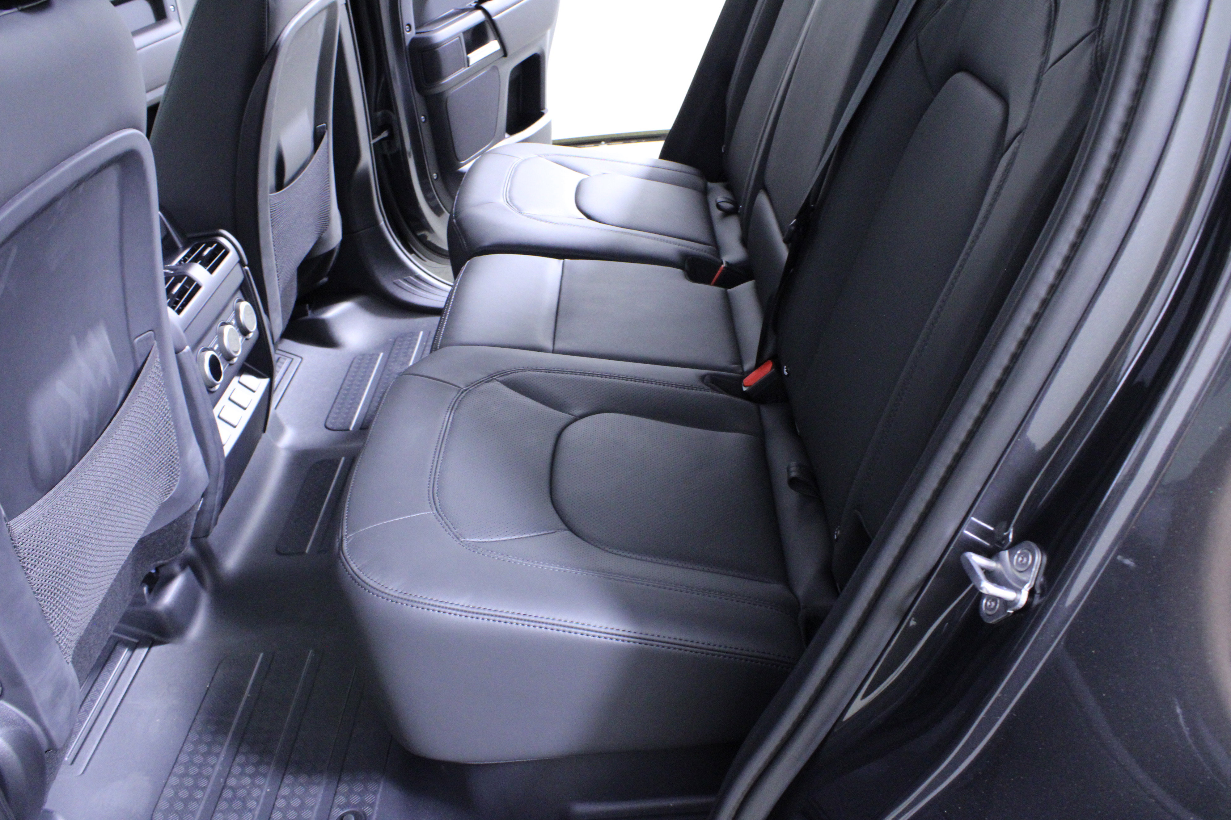 New 2026 Land Rover Defender 110 S image 10