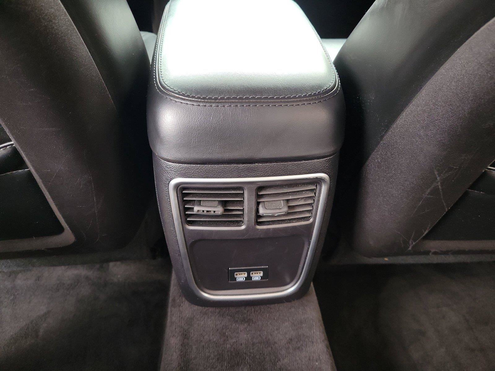 Used 2016 Chrysler 300 Limited RWD image 10