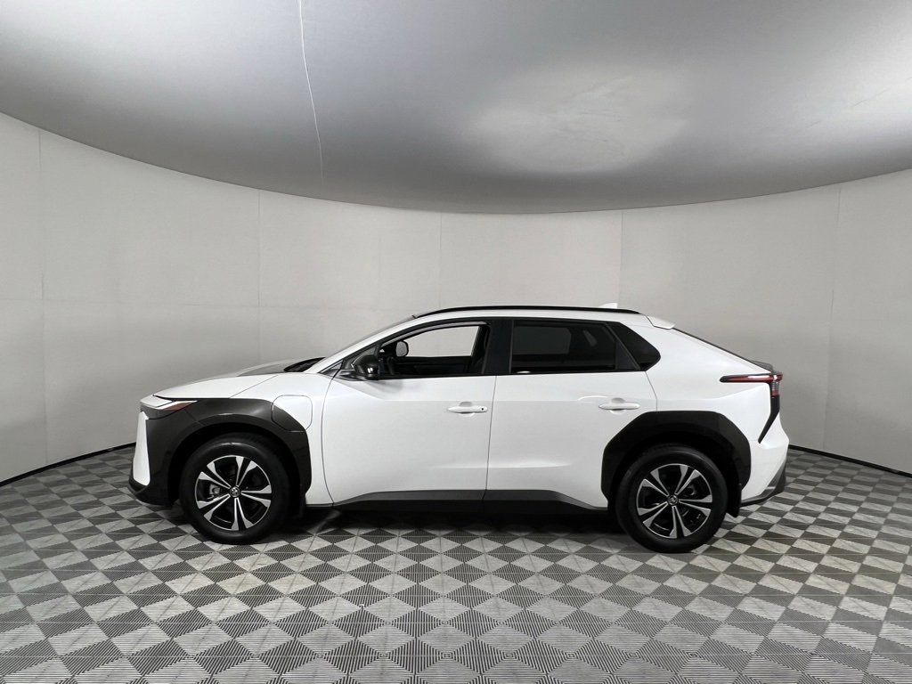 Used 2024 Toyota bZ4X XLE w/ Weather Package image 10