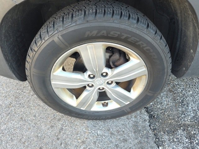 Used 2012 Kia Sorento EX w/ EX V6 Premium Pkg image 7