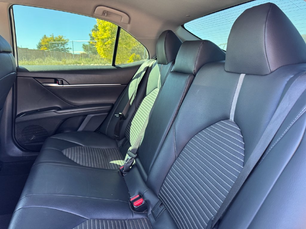Used 2019 Toyota Camry SE FWD image 9