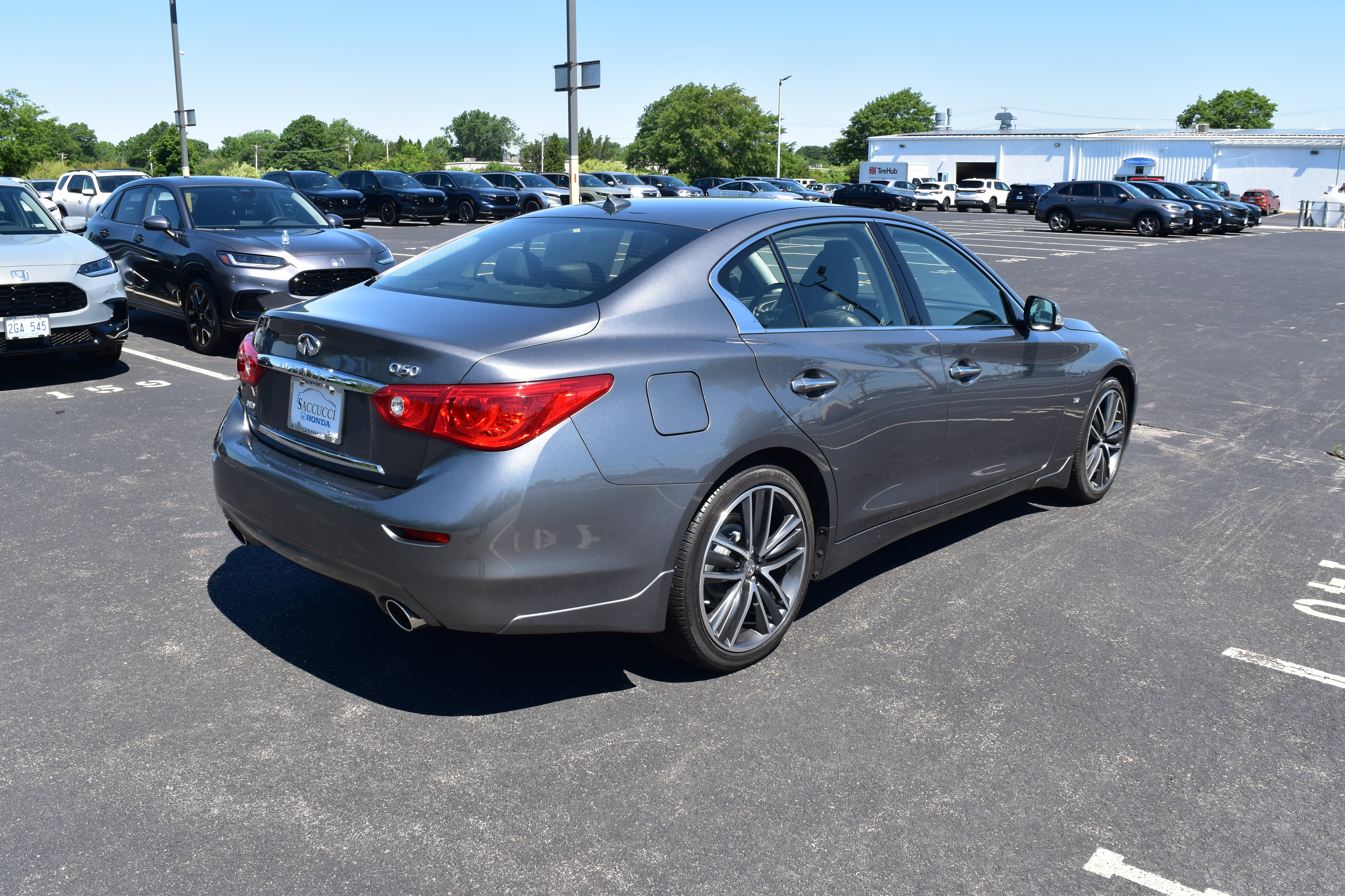 Used 2015 INFINITI Q50 Premium w/ Navigation Package AWD/4WD image 3