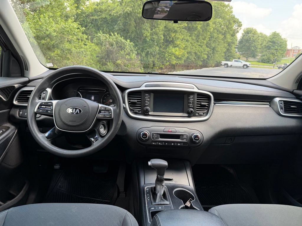 Used 2019 Kia Sorento AWD V6 image 7