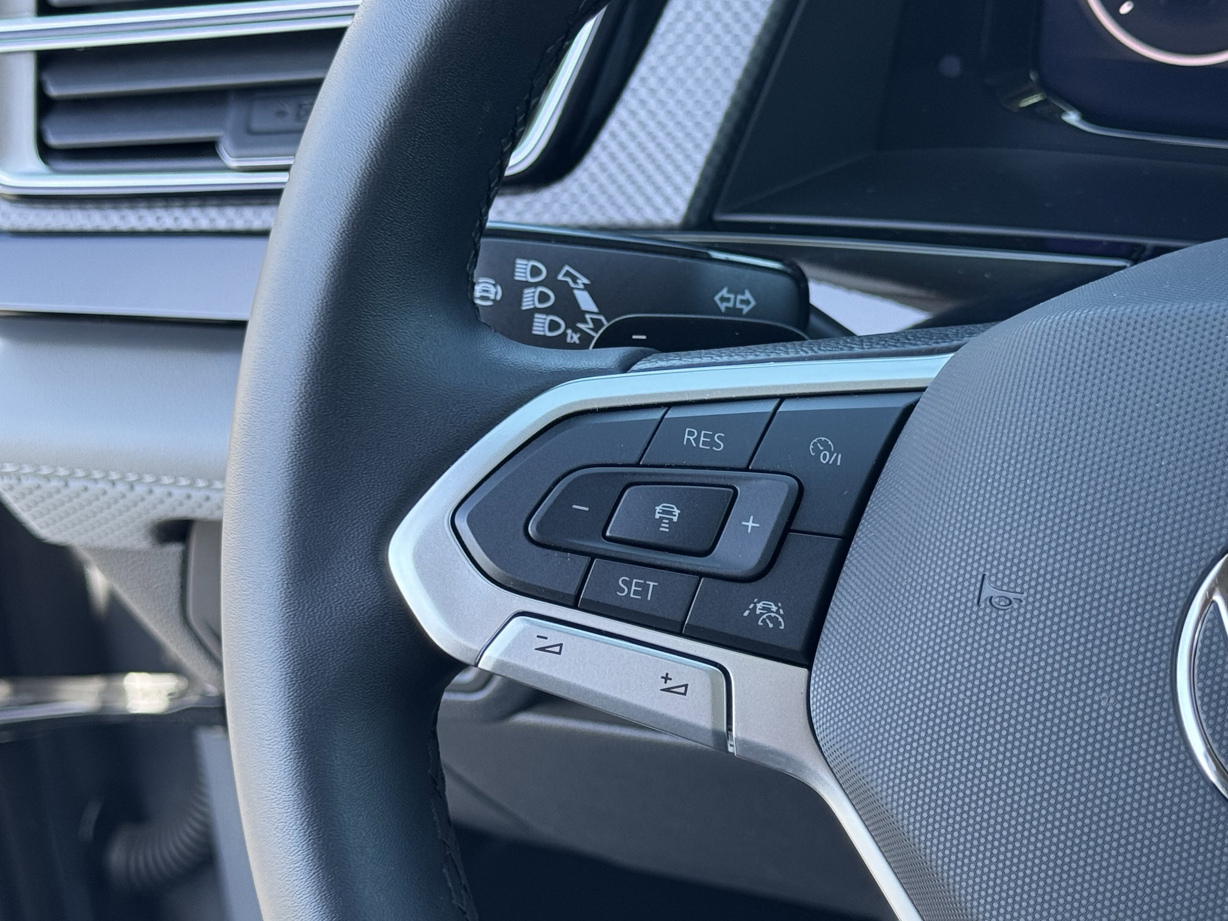 Used 2026 Volkswagen Atlas Peak Edition image 21