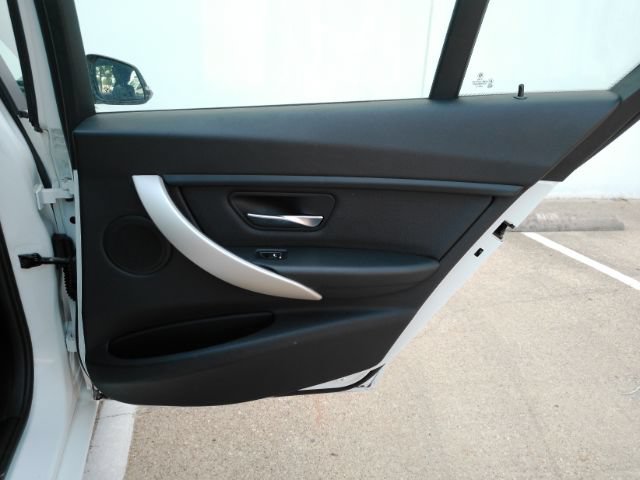 Used 2018 BMW 320i Sedan RWD image 21