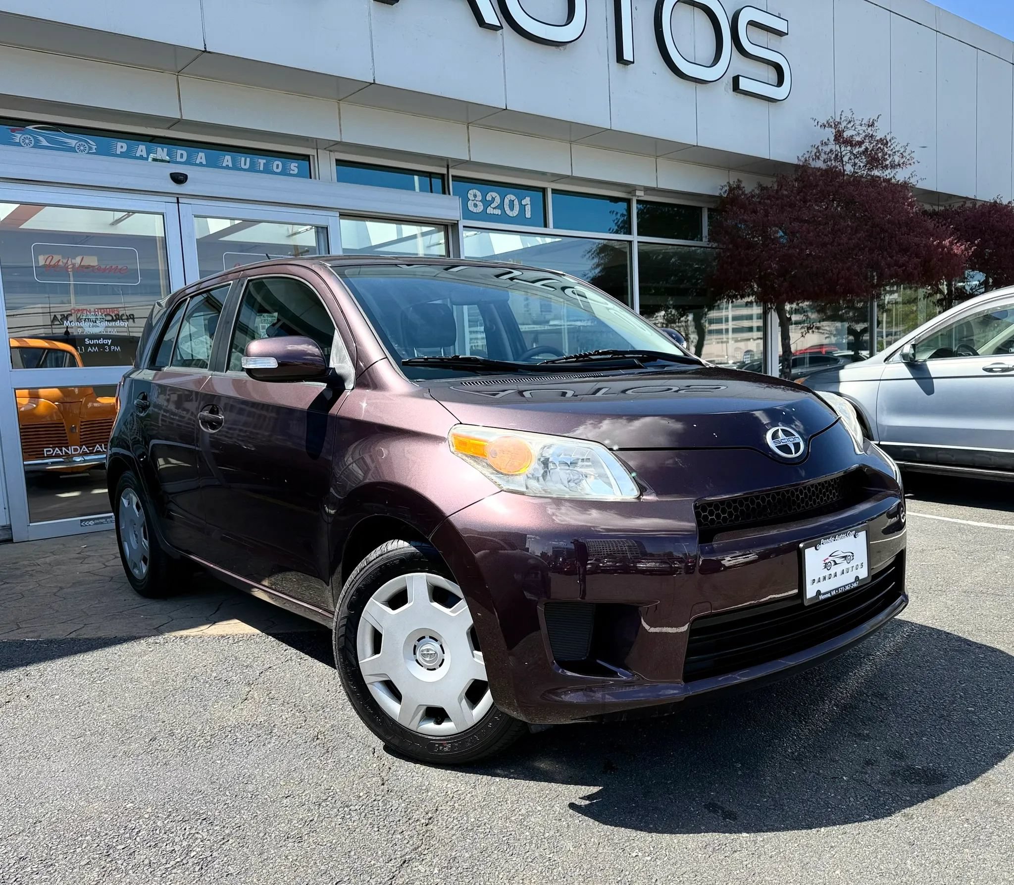 Used 2011 Scion xD FWD image 1