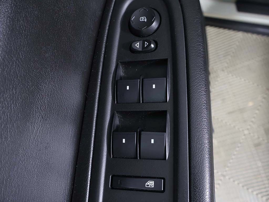 Used 2016 GMC Acadia SLE FWD image 31