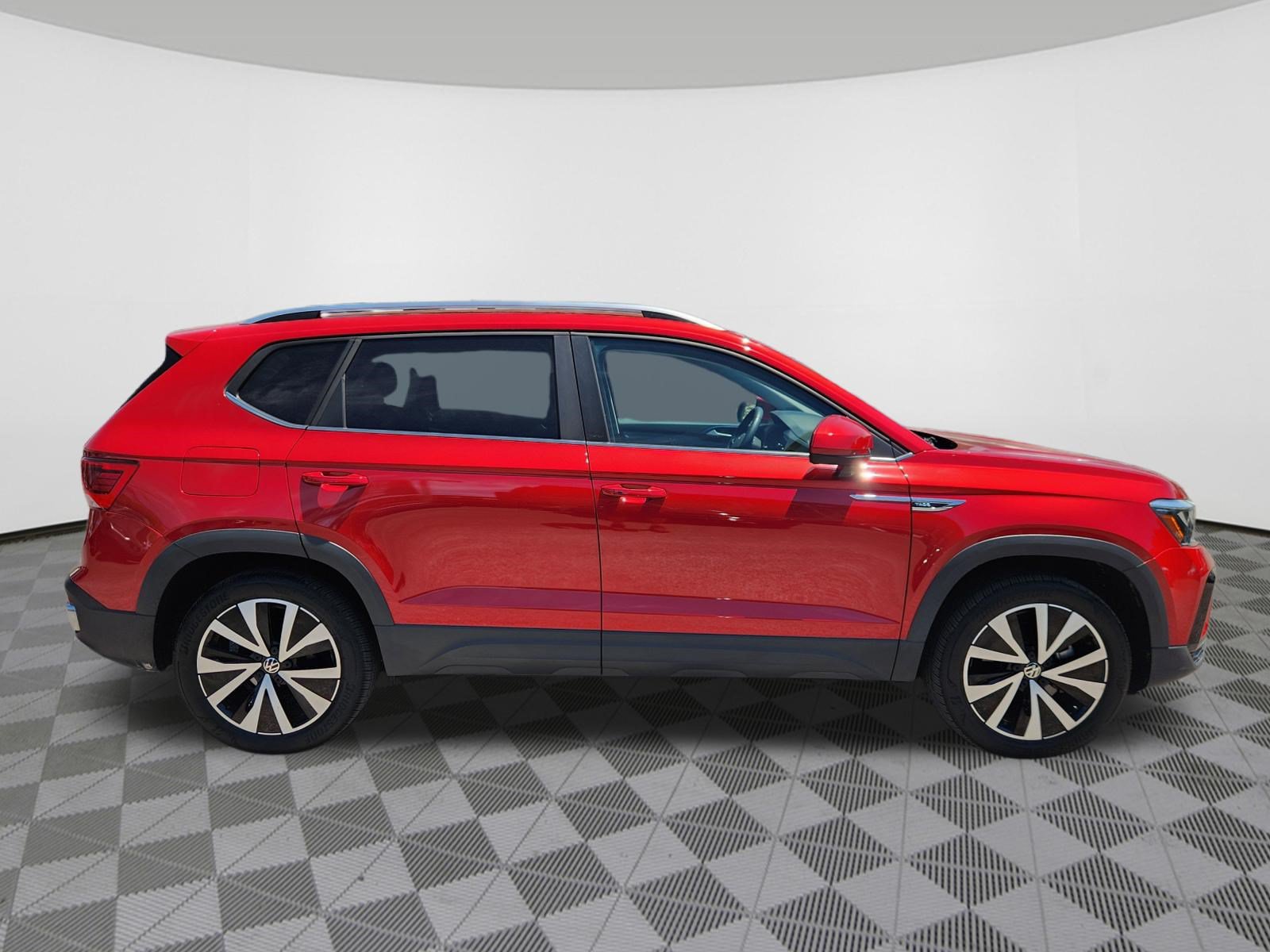 Certified 2023 Volkswagen Taos SE w/ Panoramic Sunroof Package AWD/4WD image 6