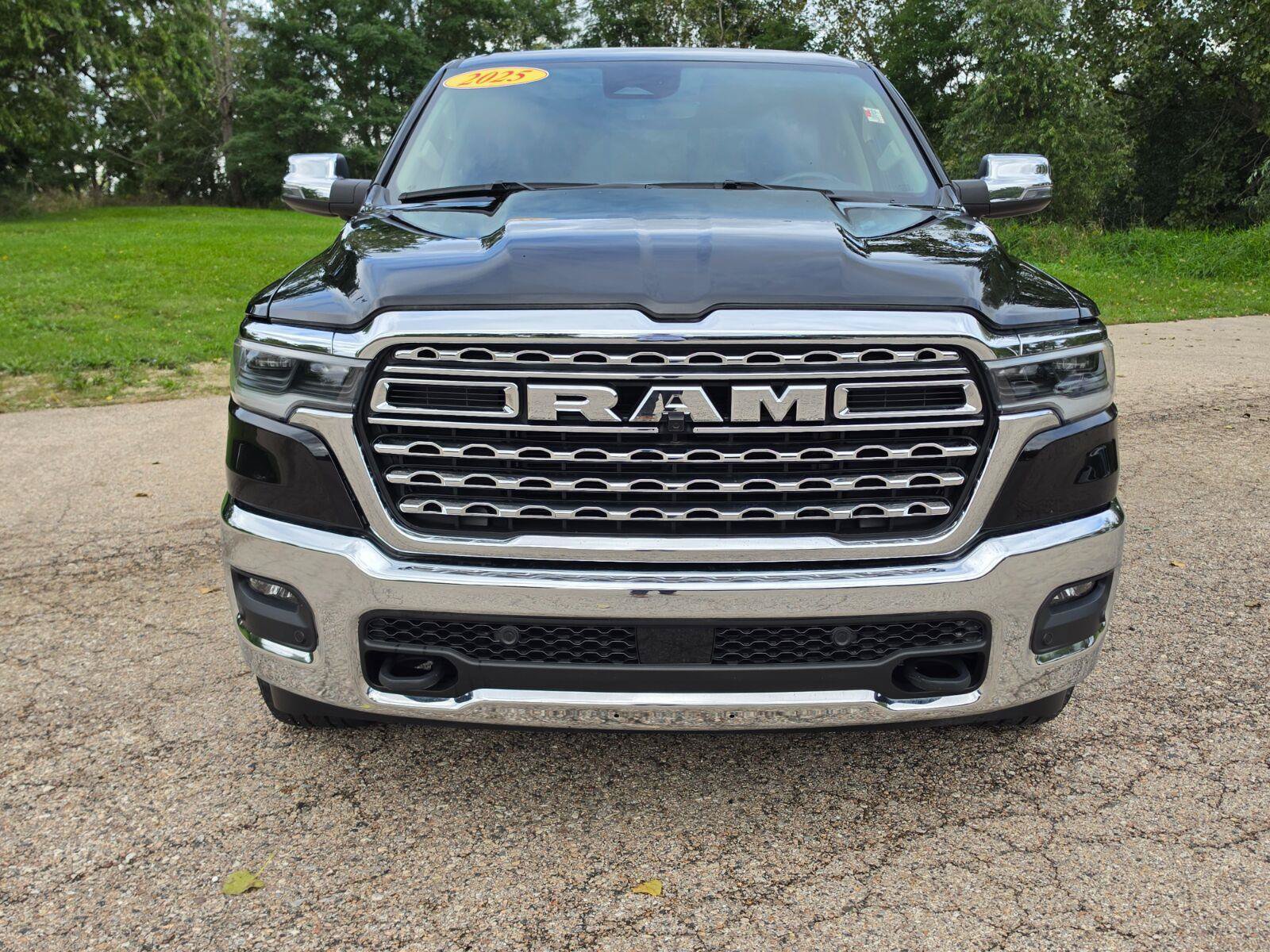 Used 2025 RAM 1500 Limited AWD/4WD image 14