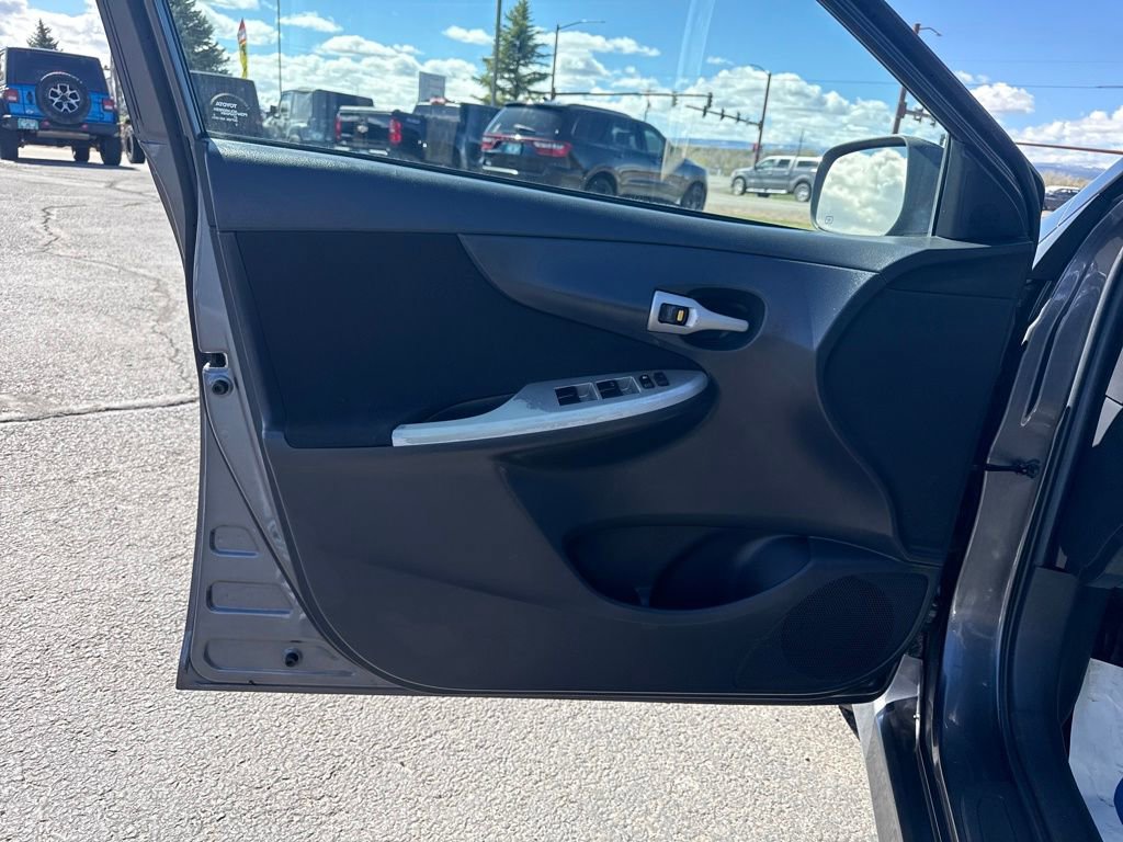 Used 2013 Toyota Corolla S image 17