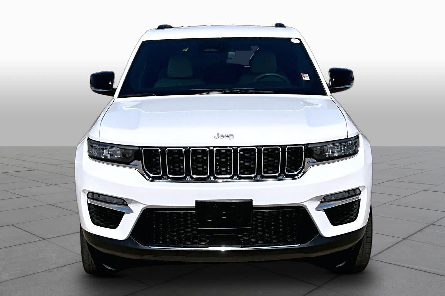 Used 2024 Jeep Grand Cherokee Limited w/ Trailer Tow Package AWD/4WD image 4
