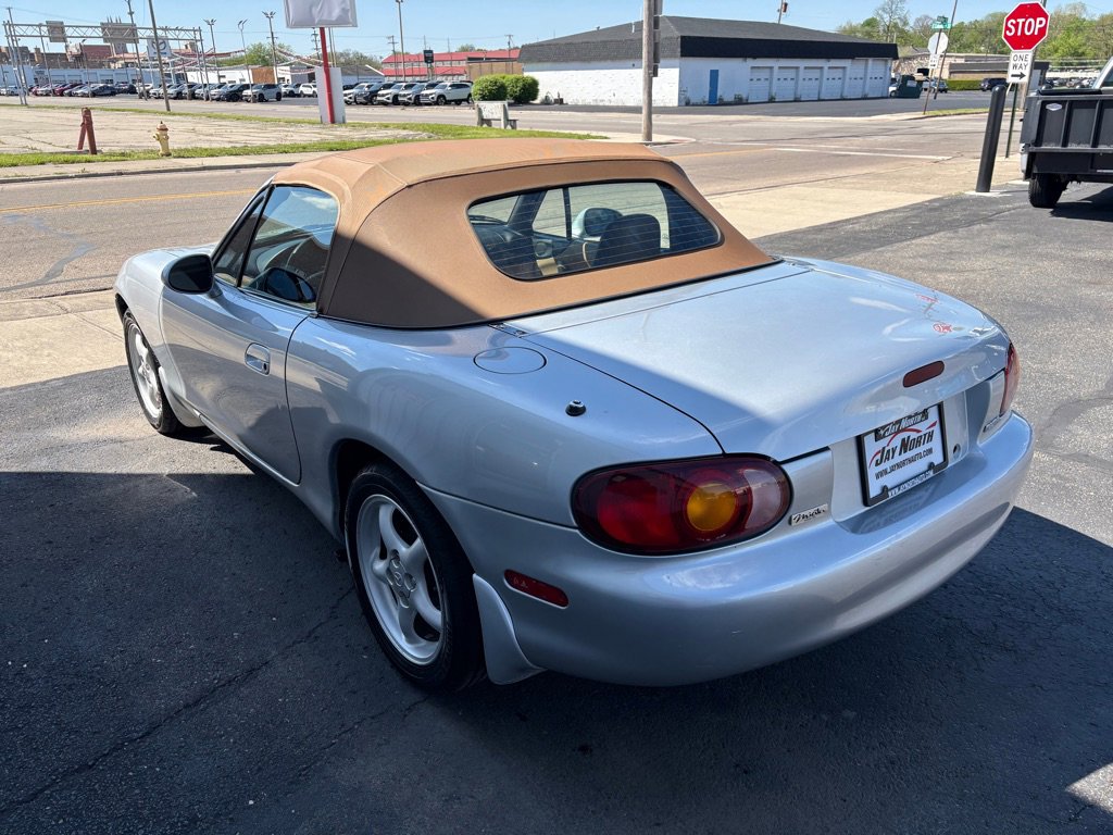 Used 1999 MAZDA MX-5 Miata RWD image 5