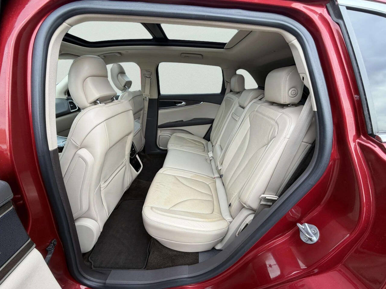 Used 2016 Lincoln MKX Reserve image 23