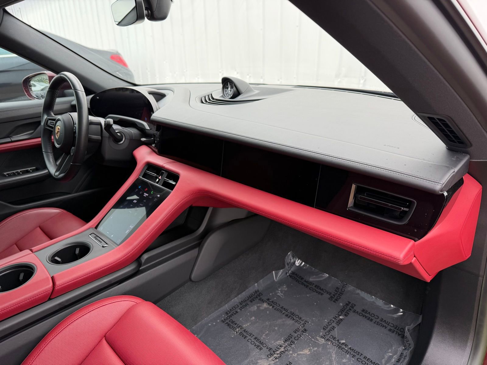 Used 2023 Porsche Taycan image 18