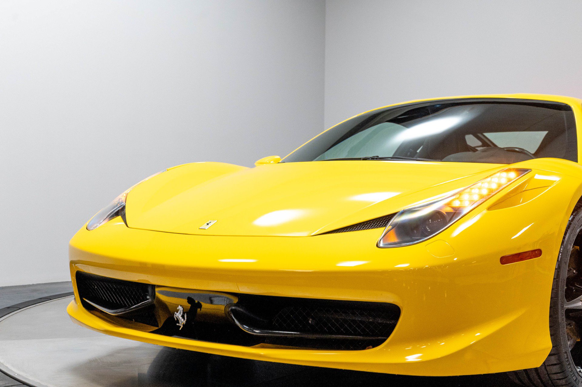 Used 2010 Ferrari 458 Italia Coupe RWD image 74