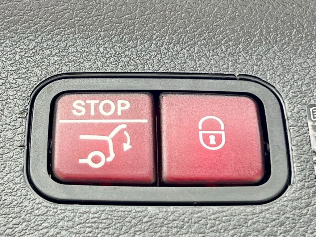 Certified 2025 Mercedes-Benz GLS 450 4MATIC image 46