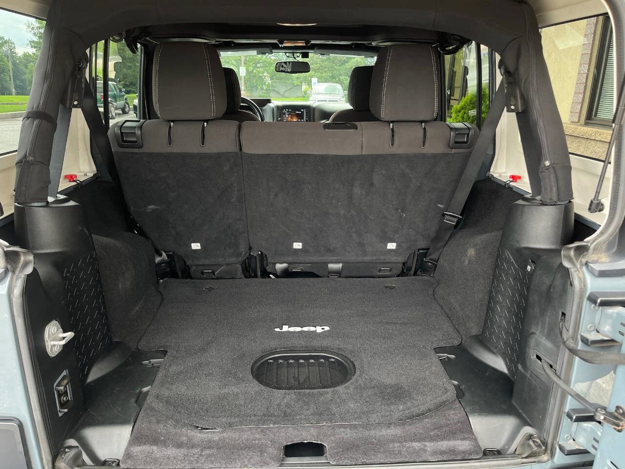 Used 2015 Jeep Wrangler Unlimited Rubicon w/ Dual Top Group image 12