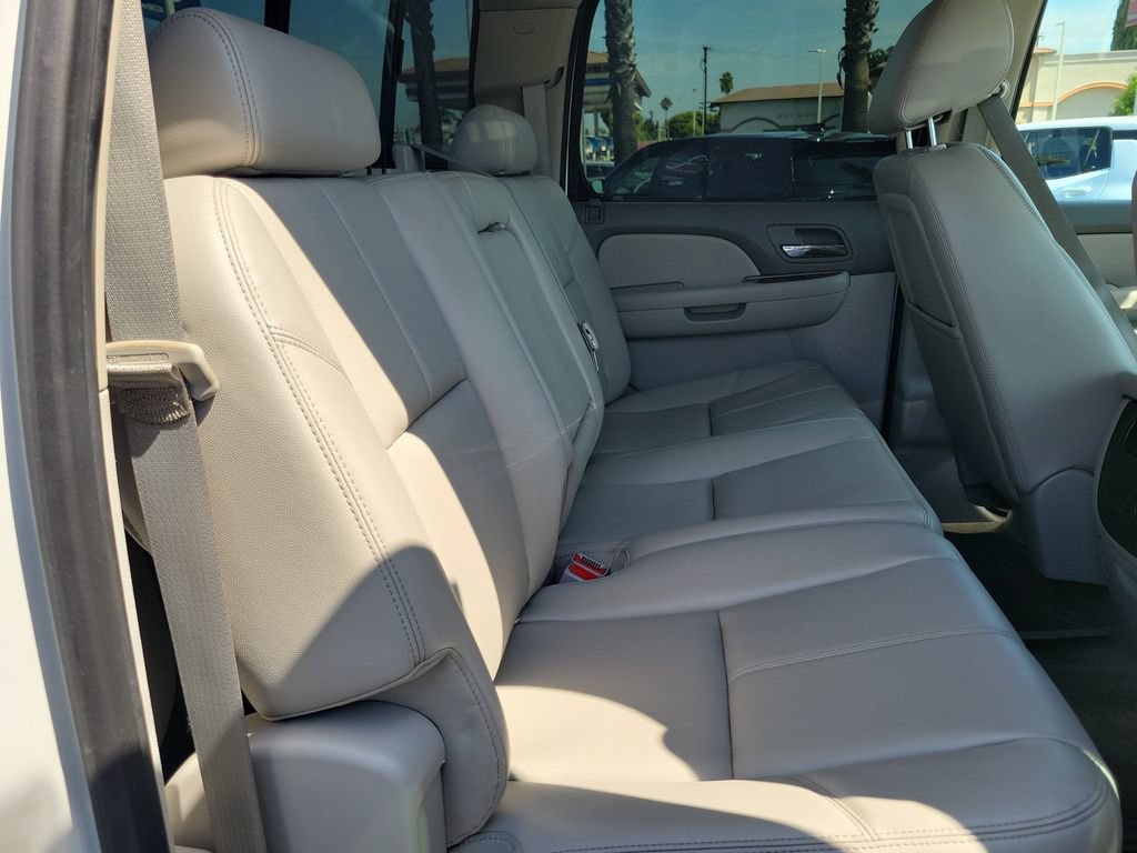 Used 2013 GMC Sierra 3500 SLT w/ SLT Convenience Package AWD/4WD image 19