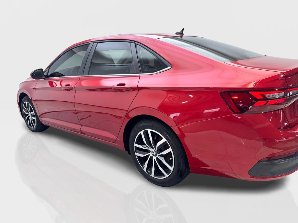 Used 2025 Volkswagen Jetta SE FWD image 14