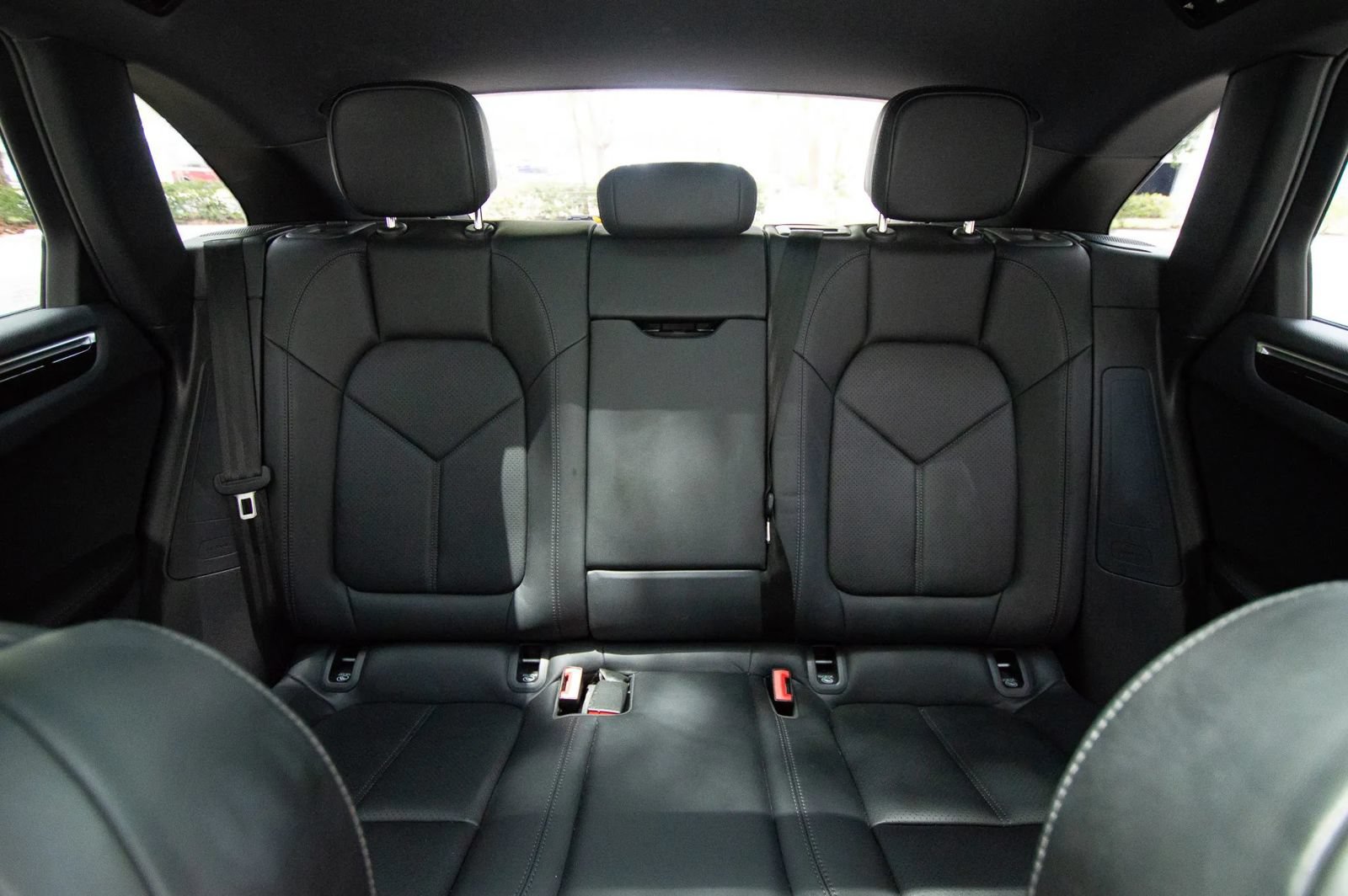 Used 2021 Porsche Macan w/ Premium Package Plus AWD/4WD image 64