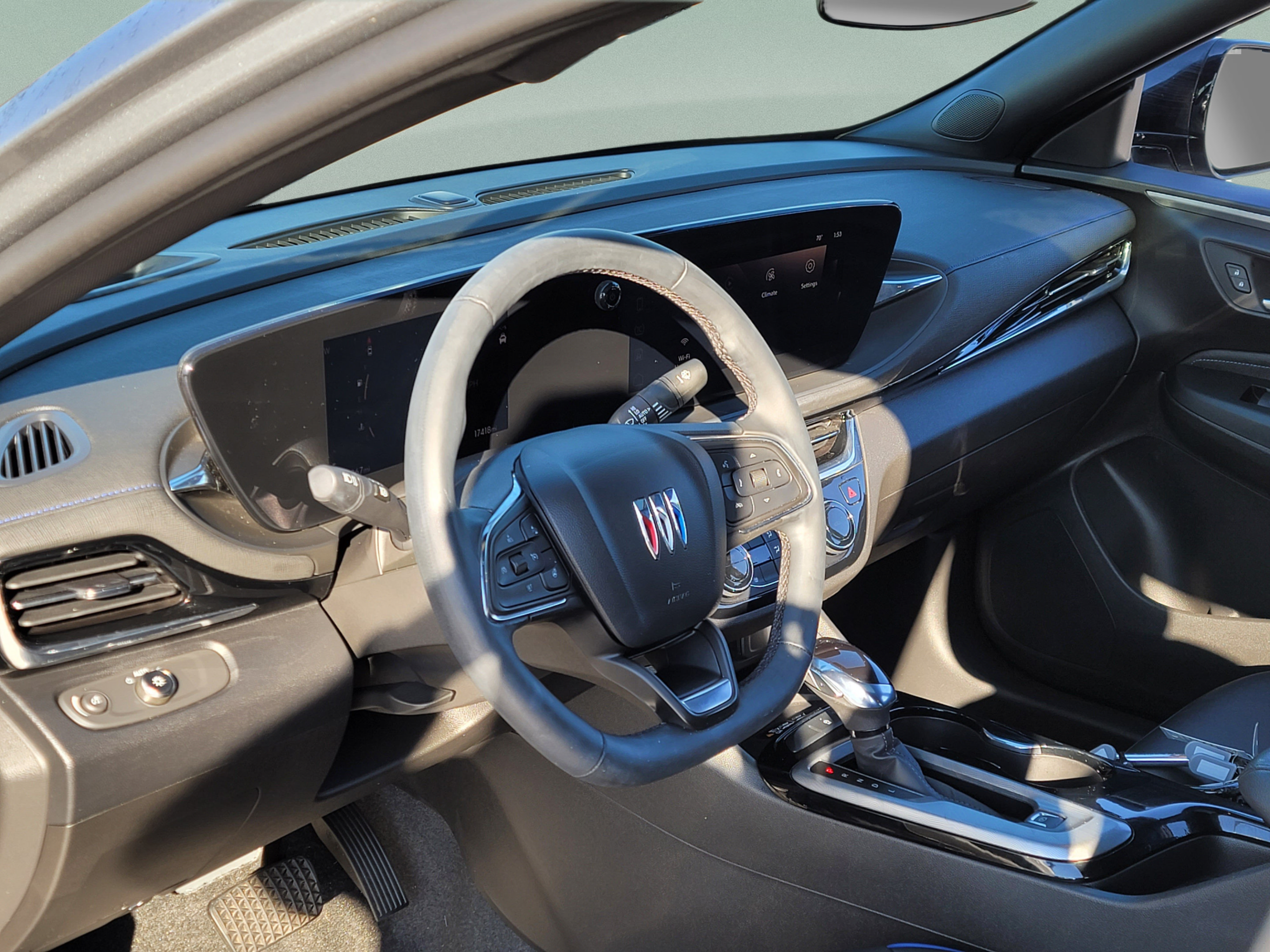 Used 2025 Buick Envista Sport Touring w/ Convenience I Package FWD image 9