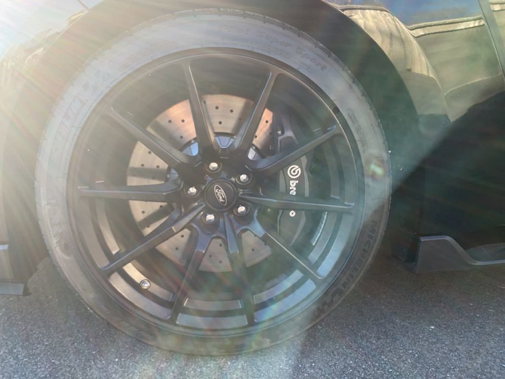 Used 2016 Ford Mustang Shelby GT350 w/ Track Package image 32