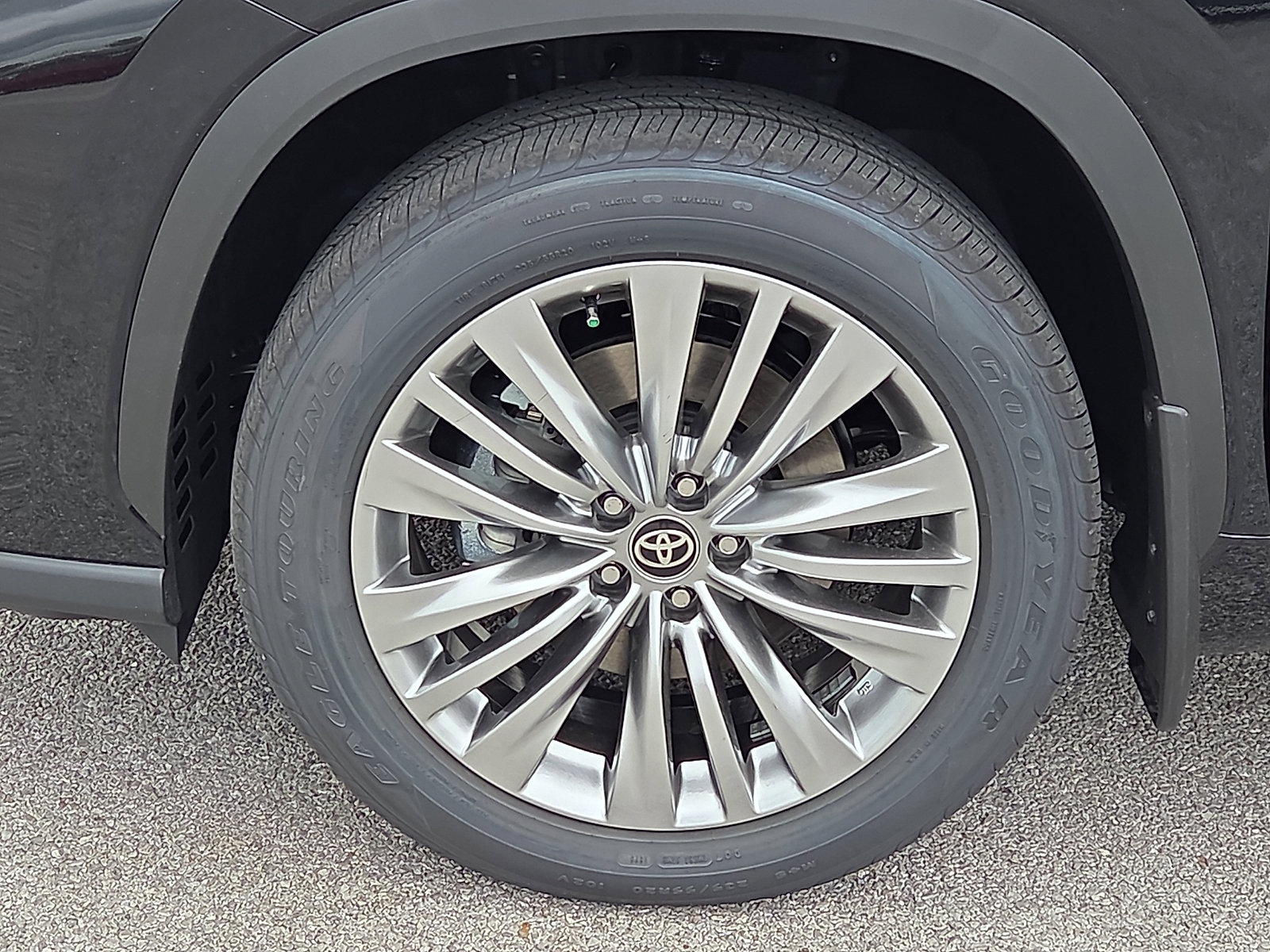 New 2026 Toyota Highlander Platinum AWD/4WD image 5