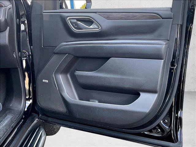 Used 2022 Chevrolet Suburban LT w/ Luxury Package AWD/4WD image 19