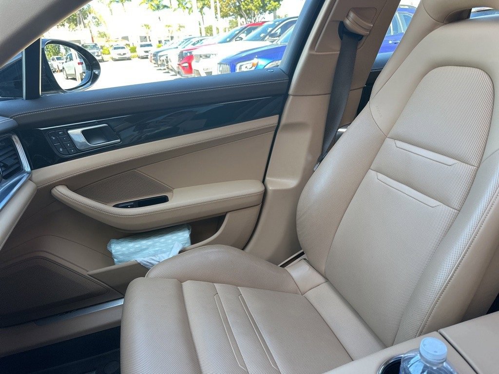 Used 2018 Porsche Panamera 4S image 12