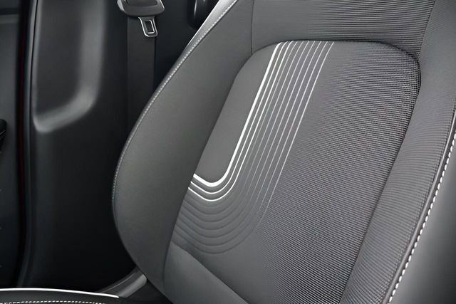 Used 2023 Hyundai Venue Limited image 17