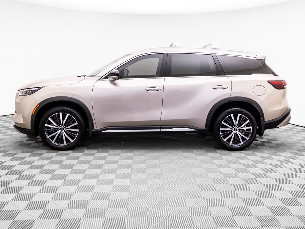 Used 2023 INFINITI QX60 Sensory w/ Vision Package AWD/4WD image 2
