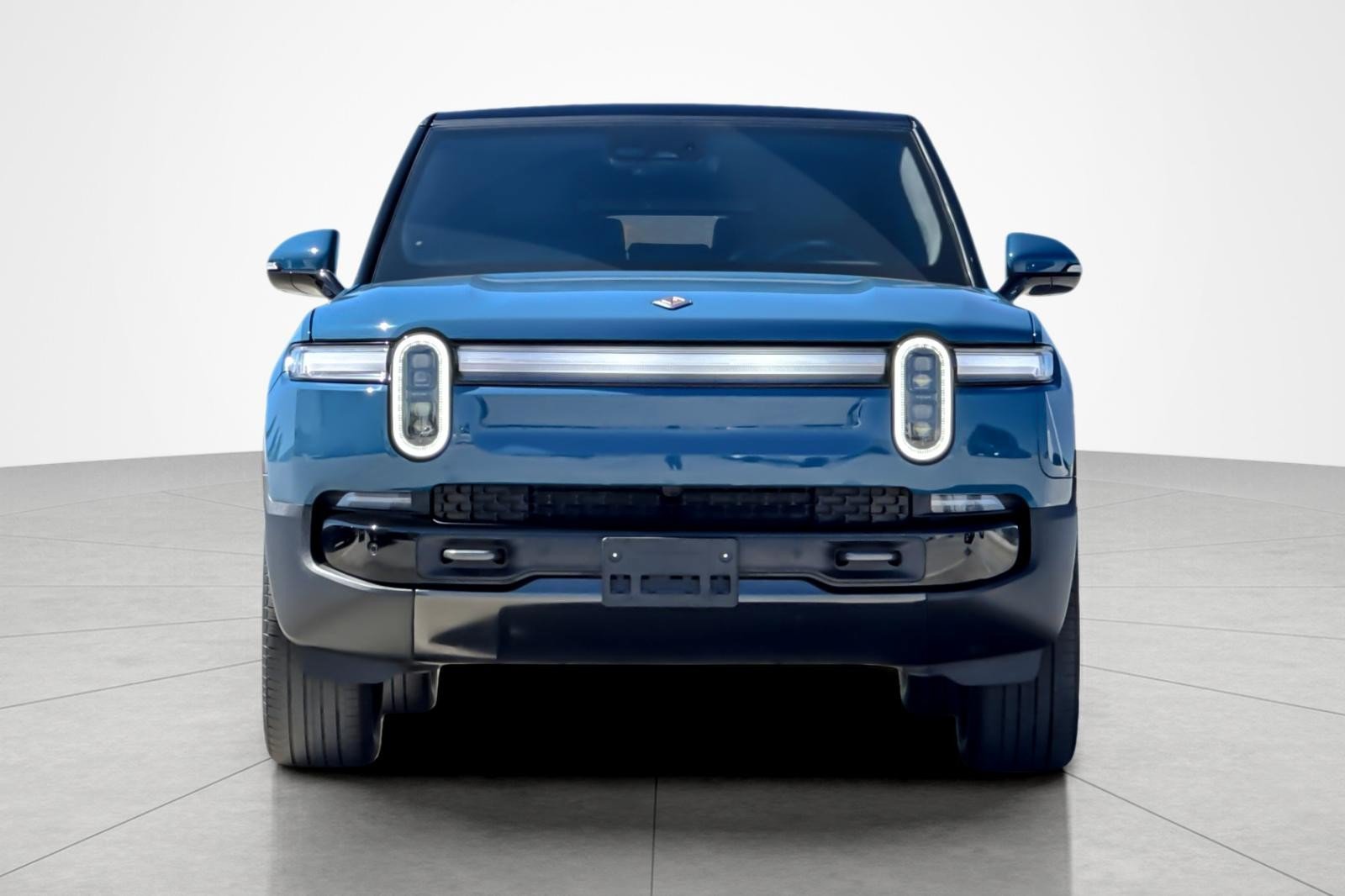 Used 2025 Rivian R1S Adventure Dual AWD/4WD image 8