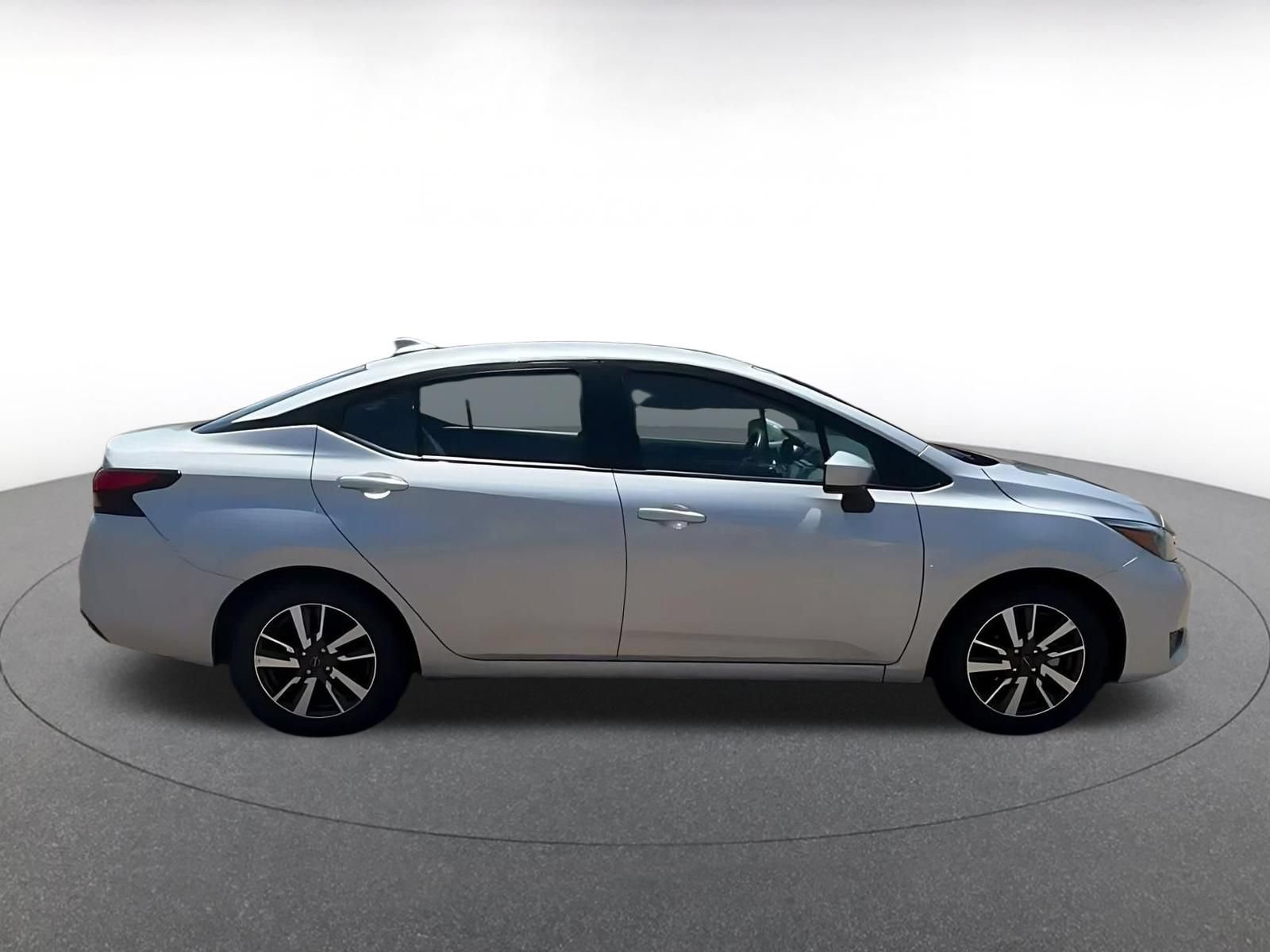 Used 2025 Nissan Versa SV FWD image 15