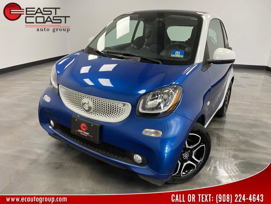 Used 2017 smart fortwo Prime RWD image 1