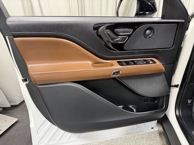Used 2020 Lincoln Aviator Reserve w/ Elements Package Plus image 21