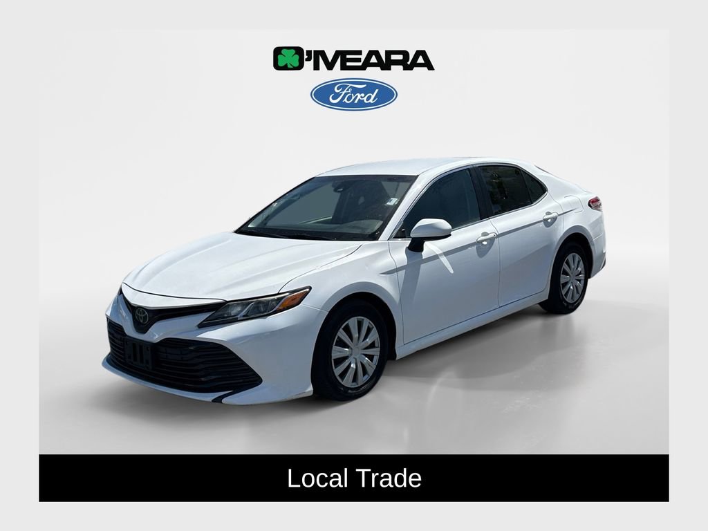 Used 2018 Toyota Camry LE FWD image 1