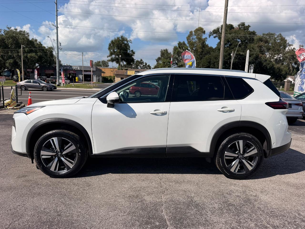 Used 2026 Nissan Rogue SL AWD/4WD image 11