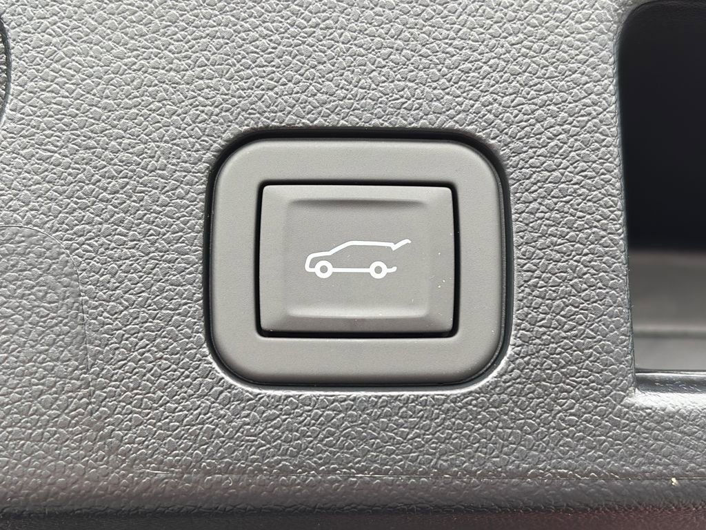New 2026 Chevrolet Equinox LT w/ Convenience Package II FWD image 5