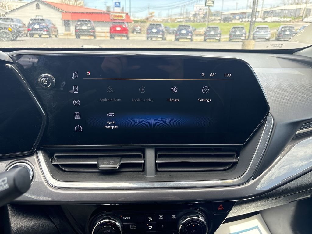 Used 2025 Chevrolet Trax ACTIV w/ Driver Confidence Package image 12