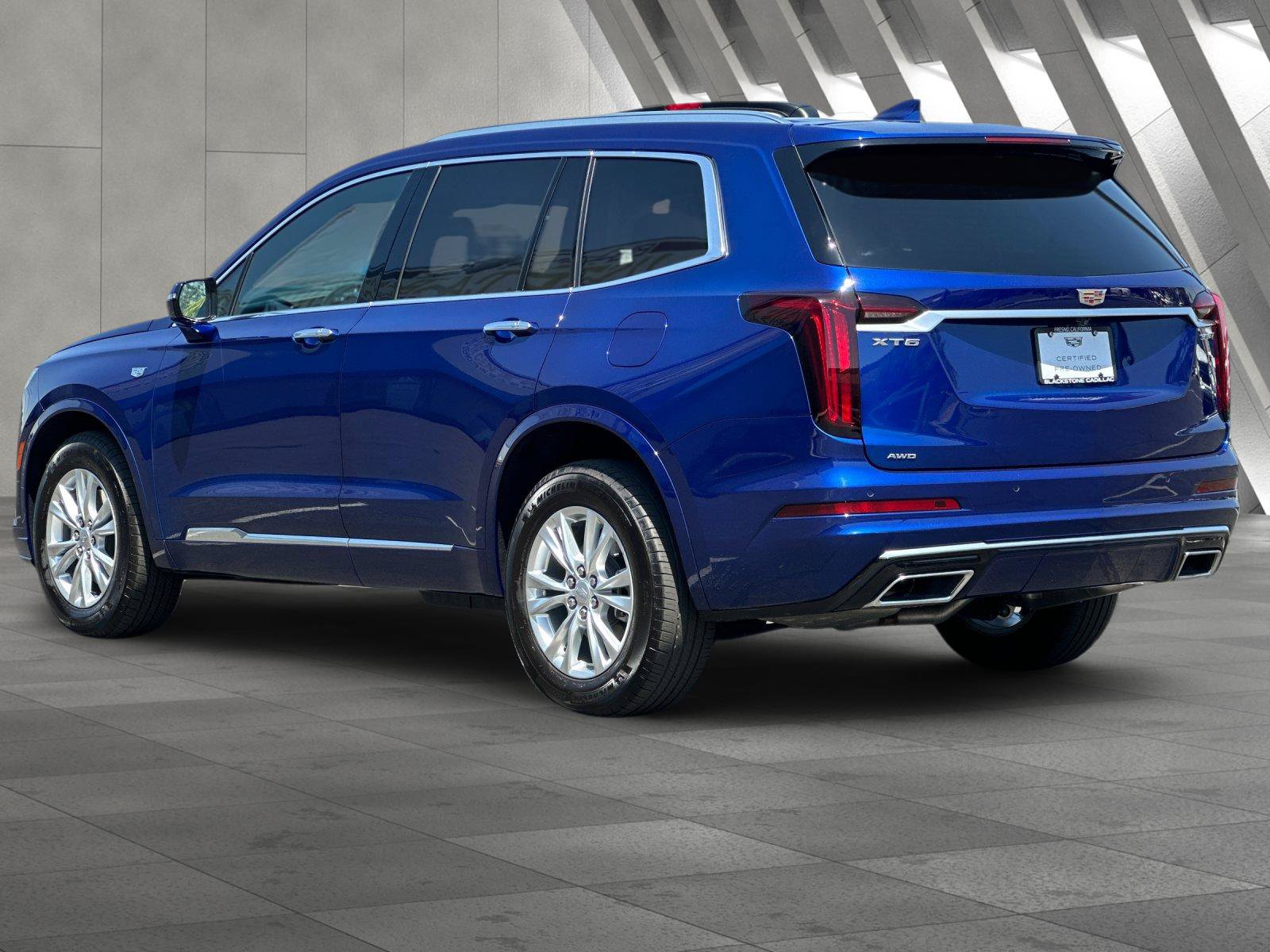 Certified 2023 Cadillac XT6 Luxury AWD/4WD image 6