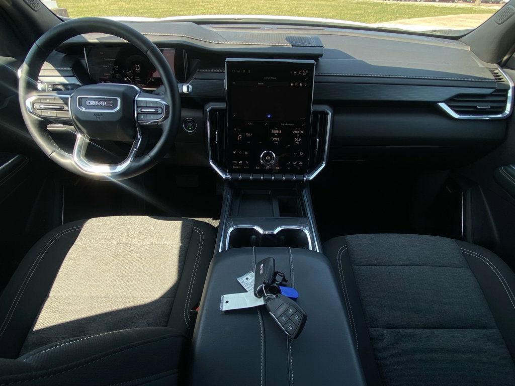 Used 2025 GMC Acadia Elevation image 20