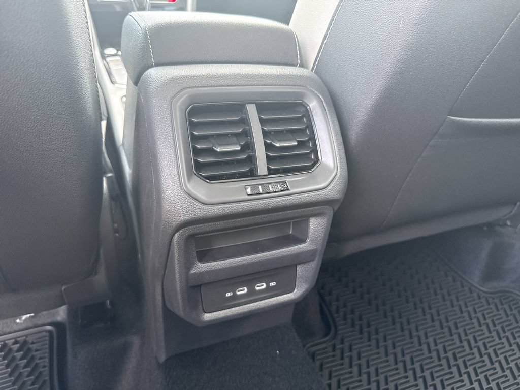 New 2026 Volkswagen Taos SE FWD image 24