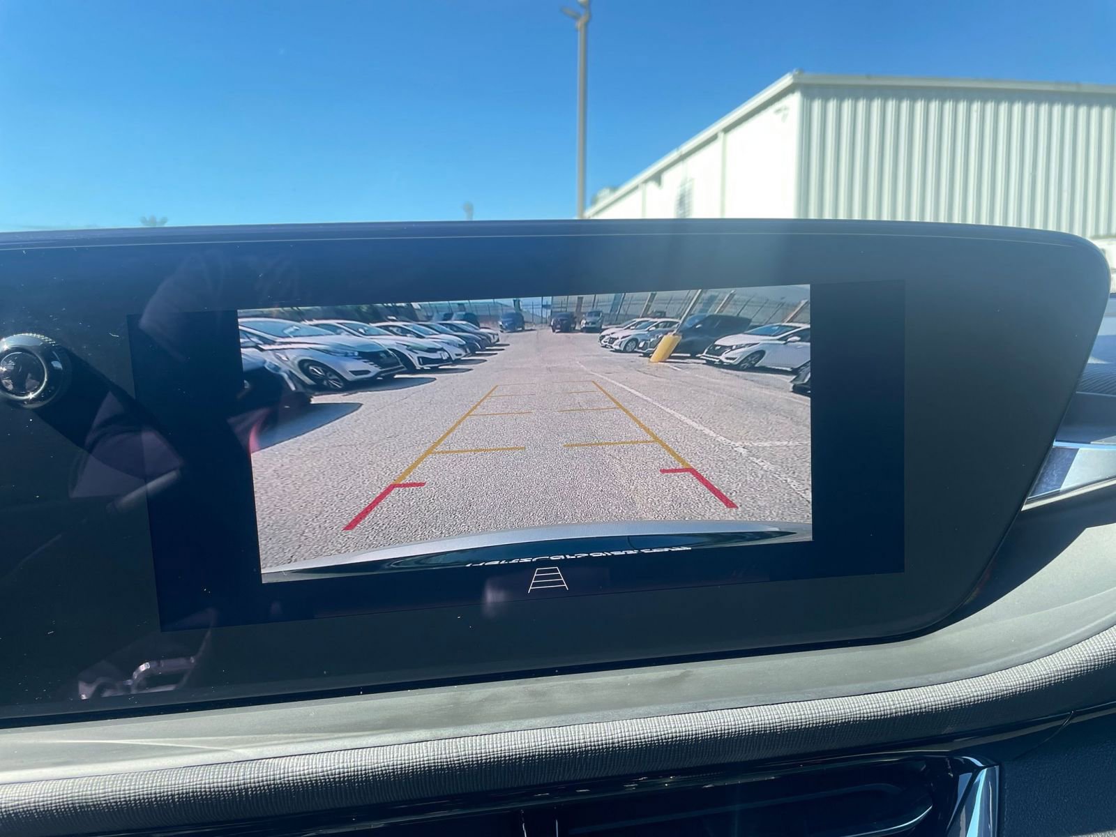 Used 2025 Buick Envista Sport Touring image 22