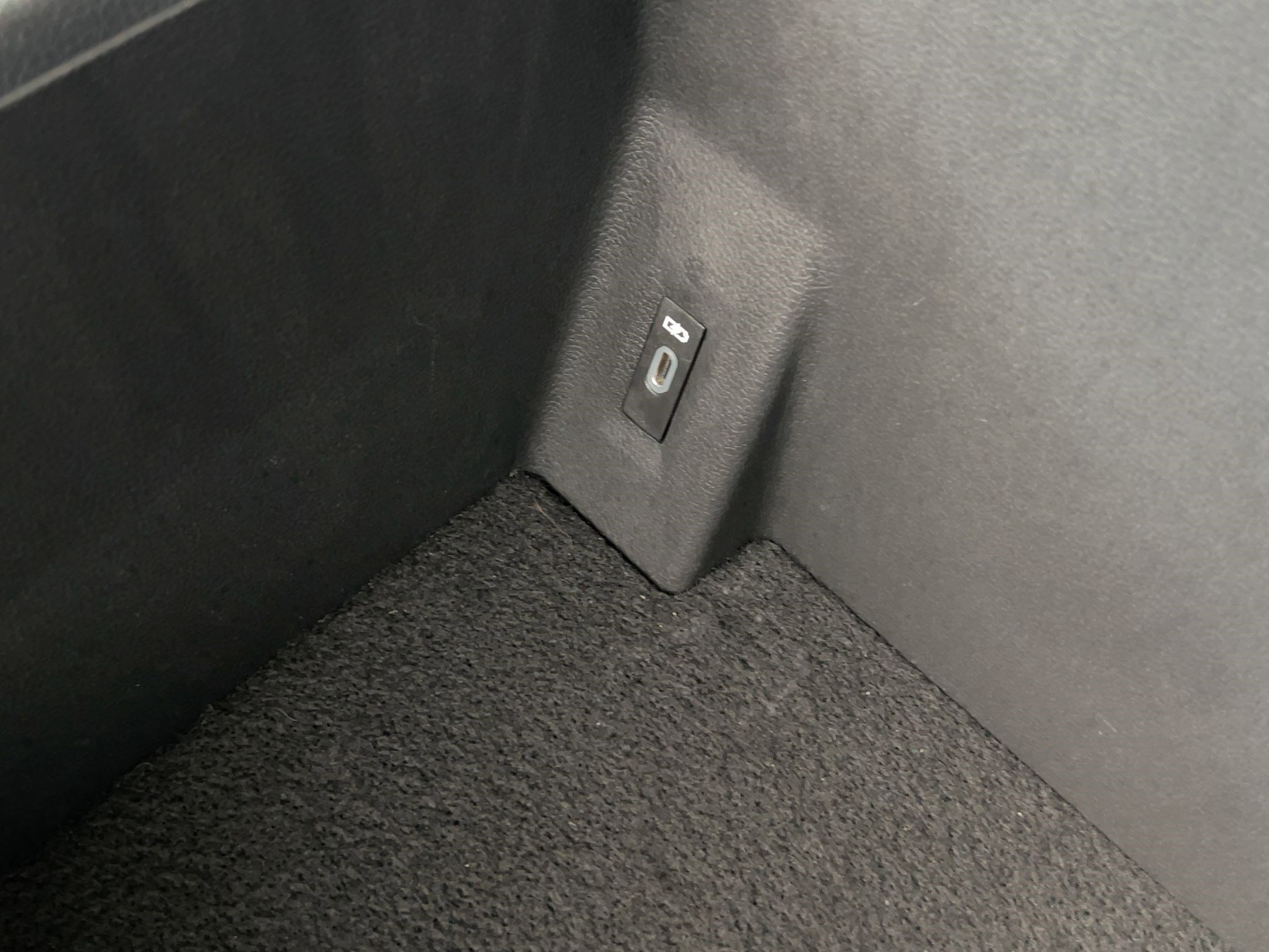 Used 2022 Volkswagen Atlas Cross Sport SEL image 32