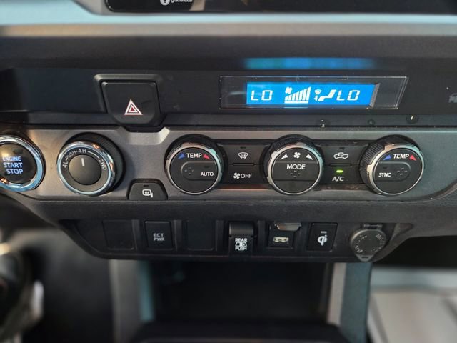 Used 2022 Toyota Tacoma TRD Off-Road image 24