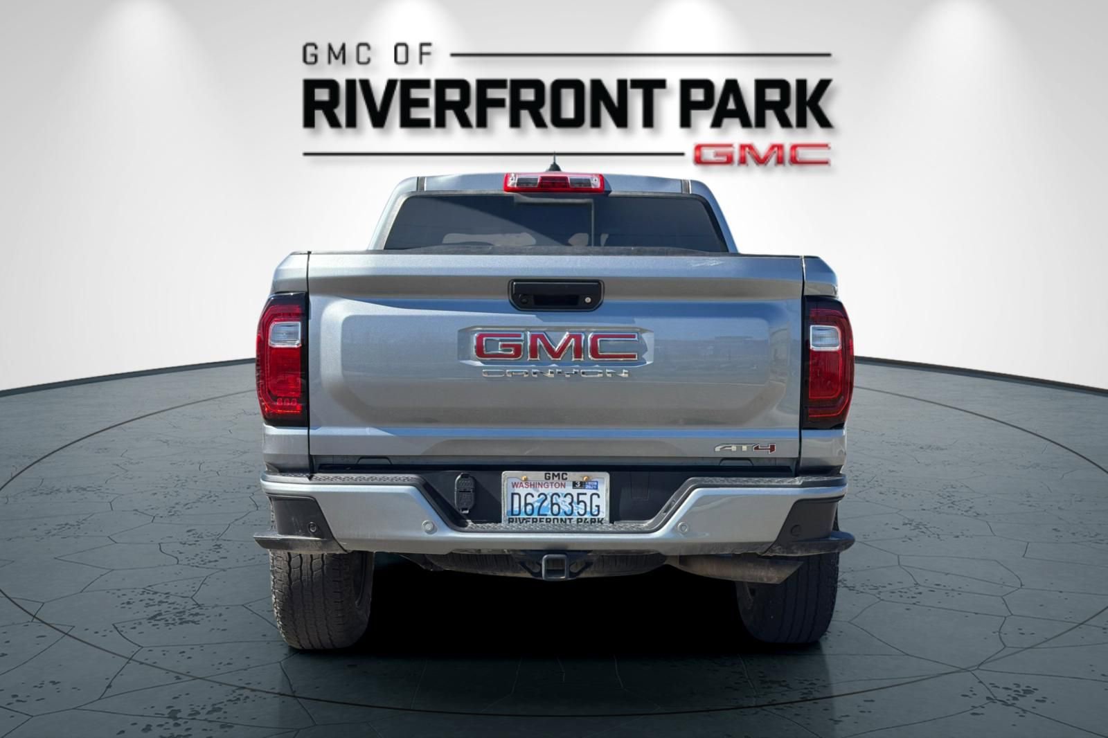 Used 2025 GMC Canyon AT4 w/ AT4 Premium Package AWD/4WD image 4